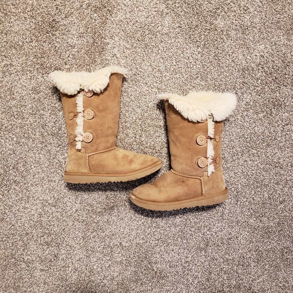 Authentic Ugg designer tall Triple Bailey Button boots sz 3 in good condition - Picture 1 of 14
